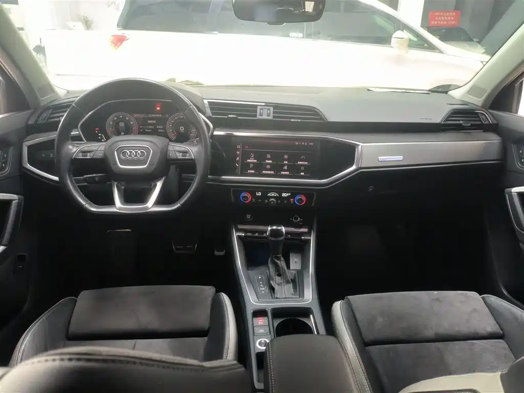 Audi Q3 2022 — фото 10