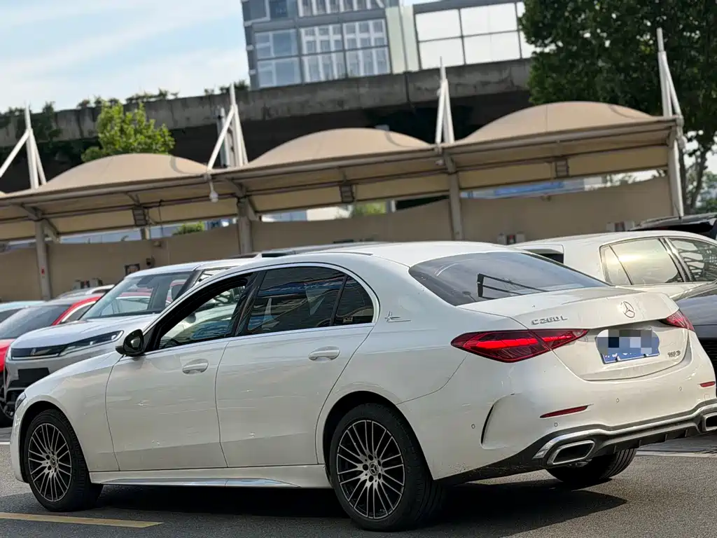 Mercedes-Benz C-Class 2023 — фото 4