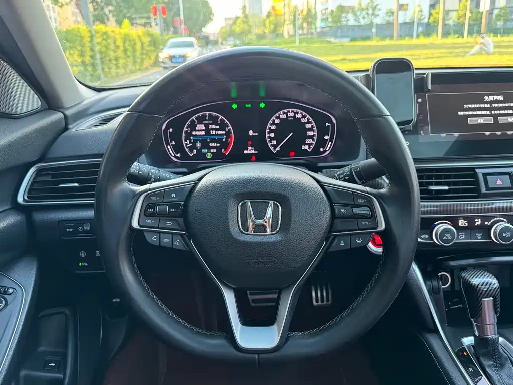 Honda Accord 2022 — фото 9