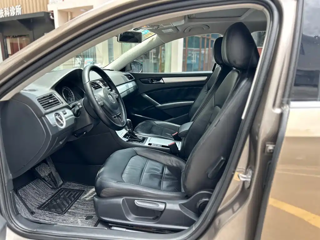 Volkswagen Passat 2015 — фото 11