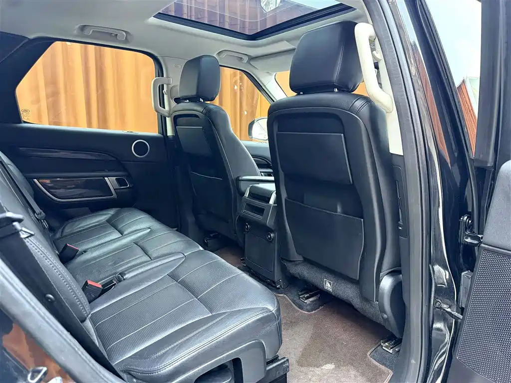 Land Rover Discovery 2018 — фото 8