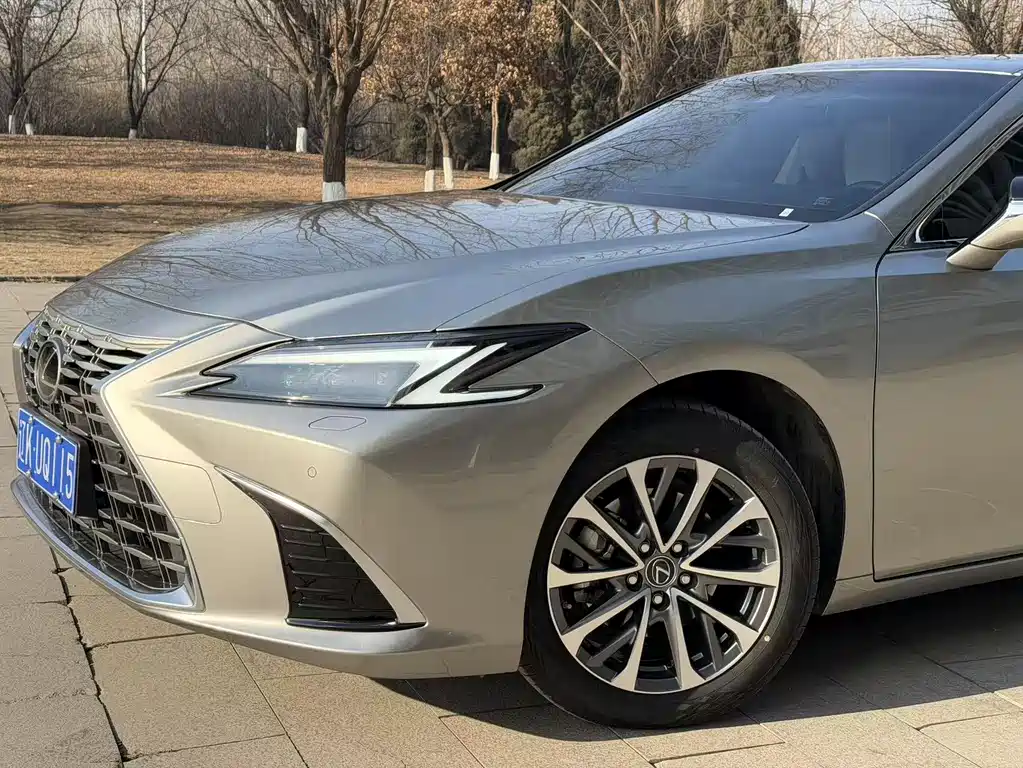 Lexus ES 2025 — фото 16