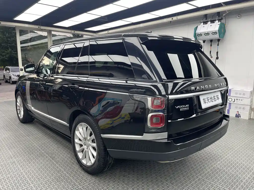 Land Rover Range Rover 2018 — фото 8