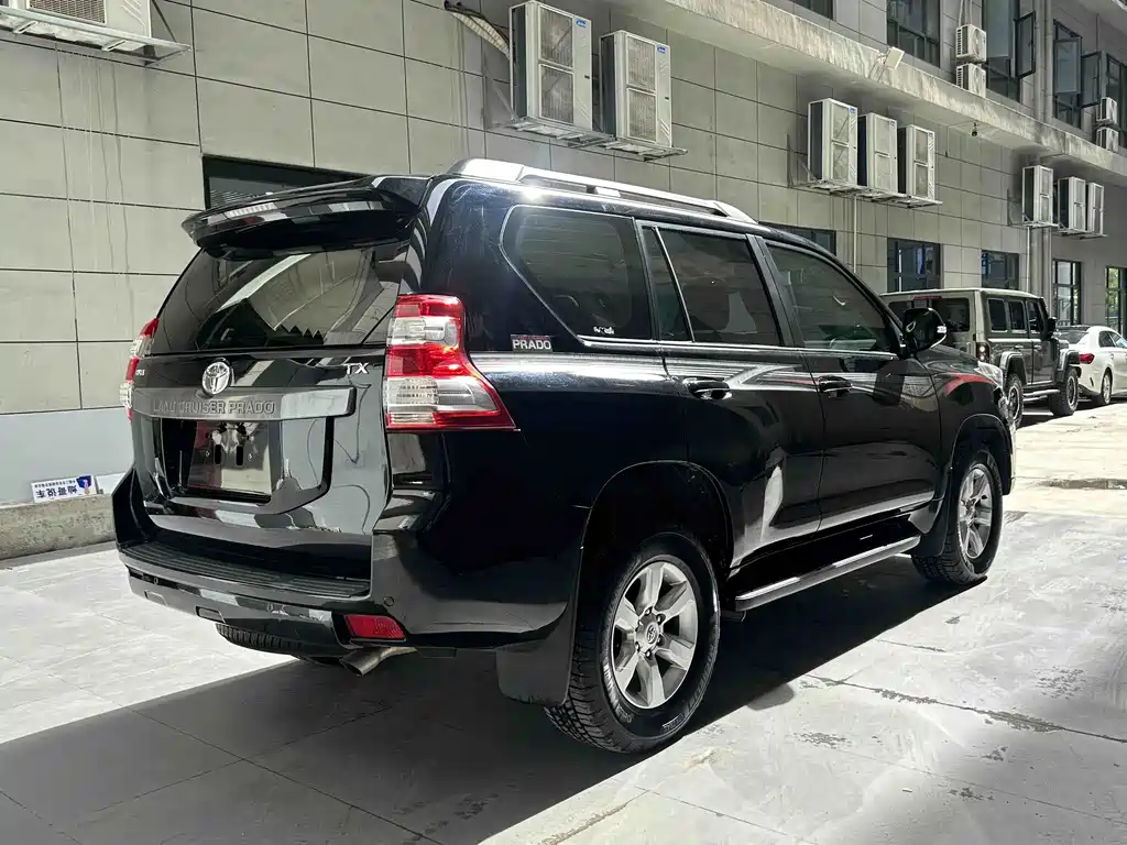 Toyota Prado 2015 — фото 9