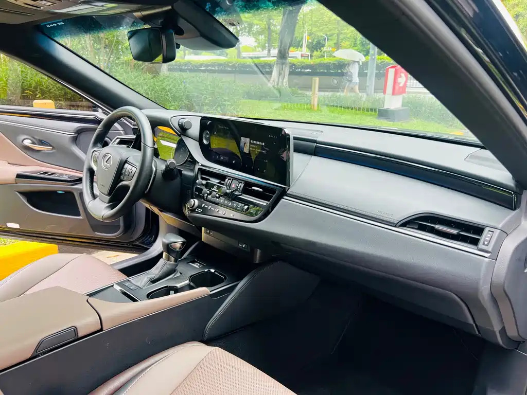 Lexus ES 2023 — фото 13