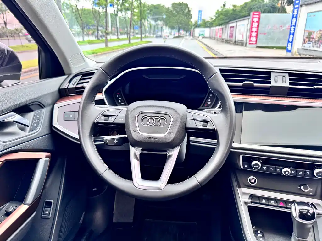 Audi Q3 2022 — фото 16