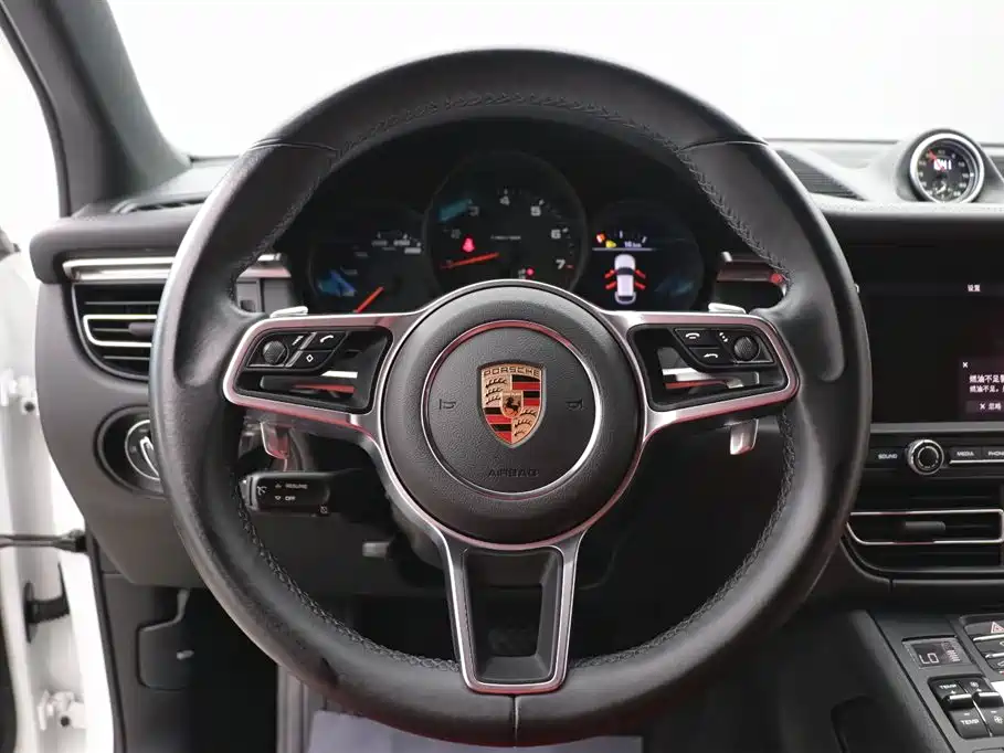 Porsche Macan 2020 — фото 16