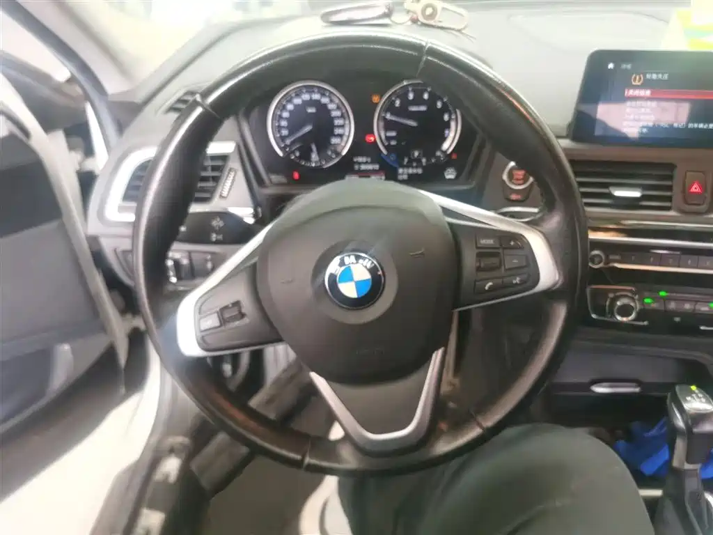 BMW 1 Series 2019 — фото 11