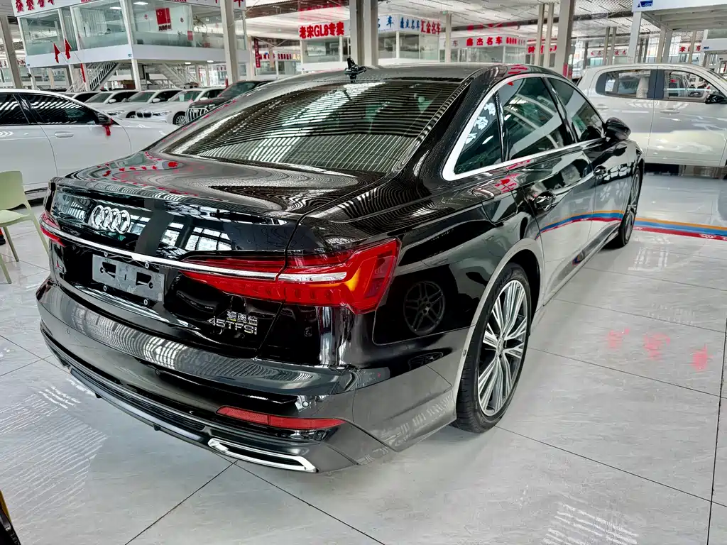 Audi A6L 2022