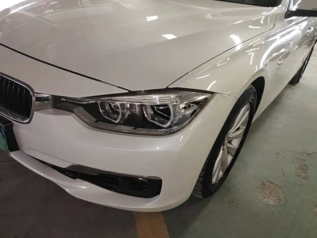 BMW 3 Series 2017 — фото 24