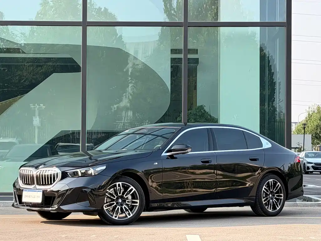 BMW 5 Series 2025