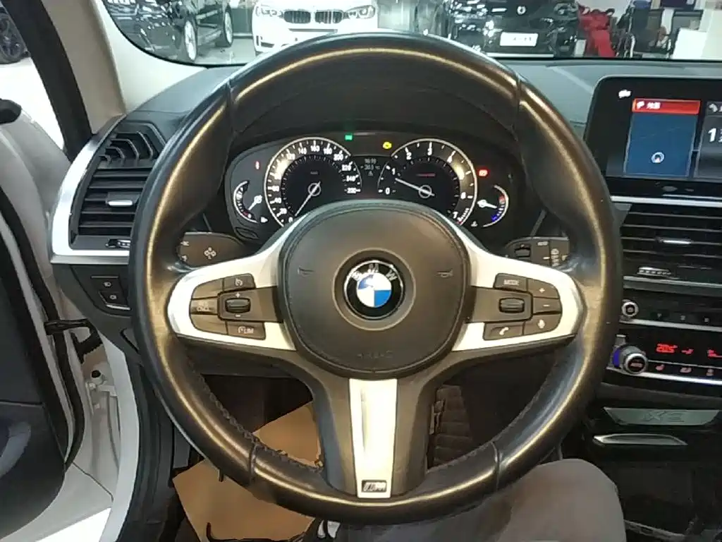 BMW X3 2018 — фото 11