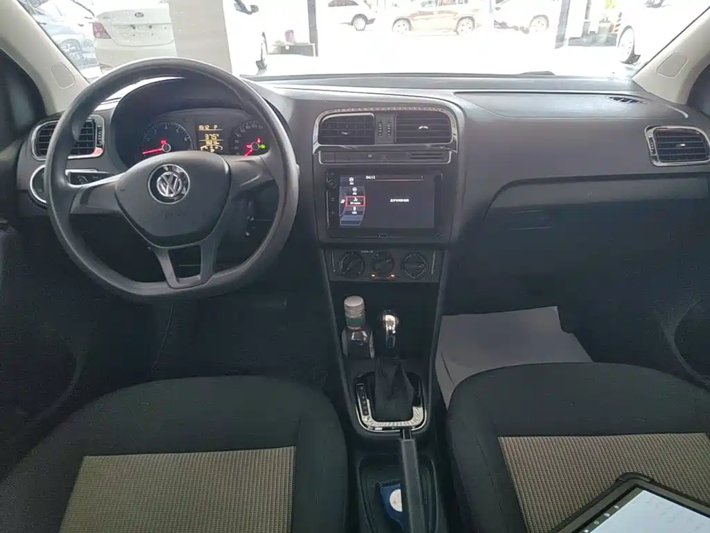 Volkswagen Polo 2018 — фото 10