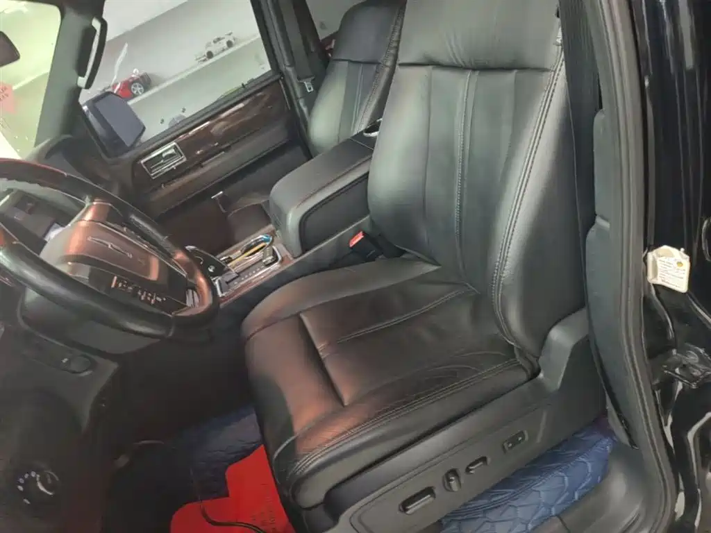 Lincoln Navigator 2016 — фото 15