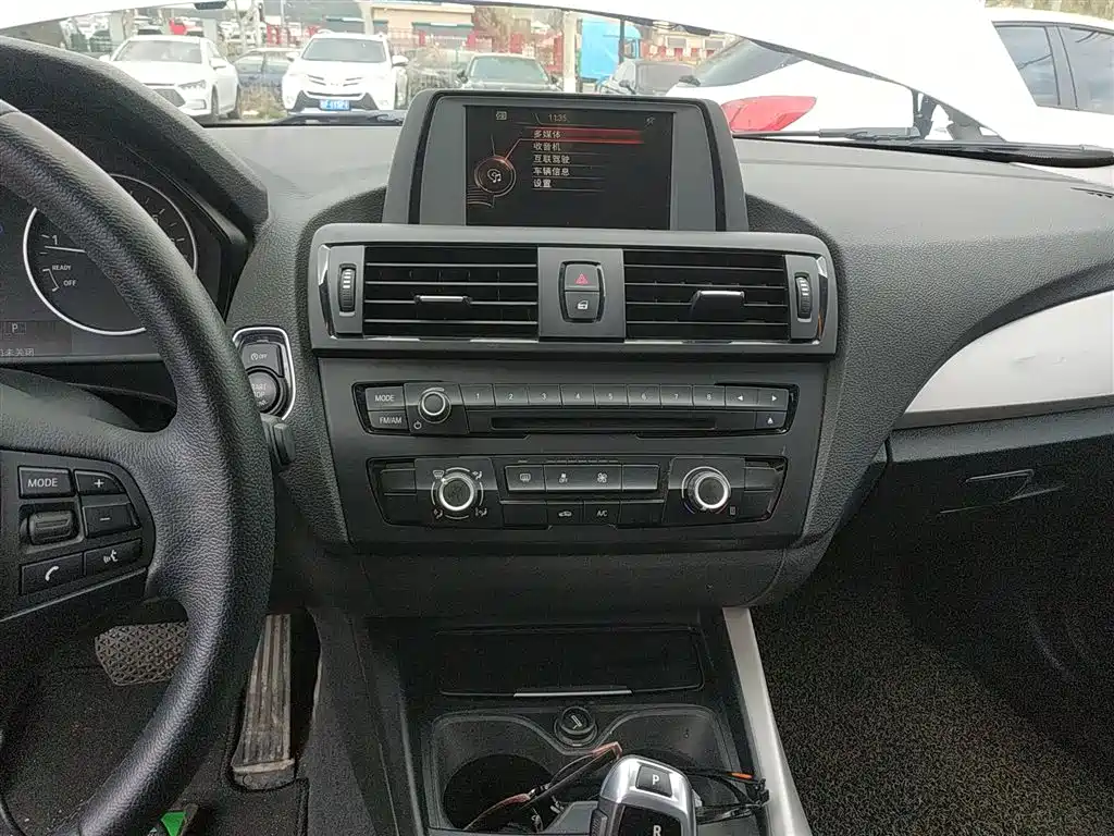 BMW 1 Series 2015 — фото 13