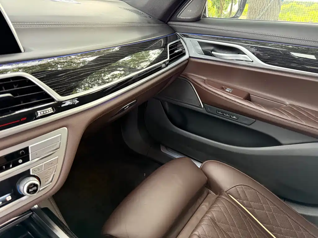 BMW 7 Series 2021