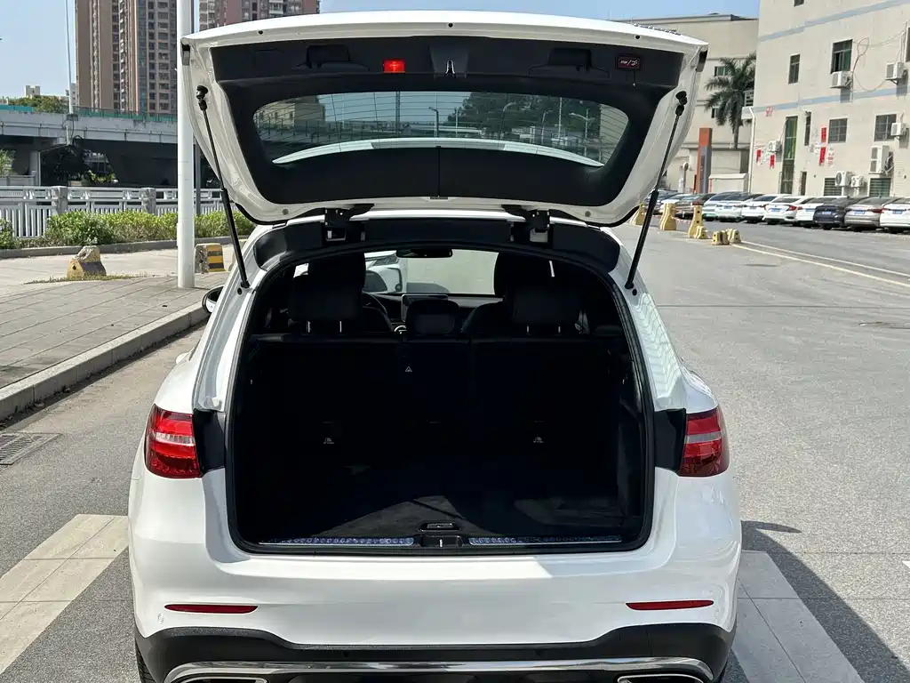 Mercedes-Benz GLC 2018 — фото 11
