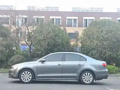 Volkswagen Sagitar 2014