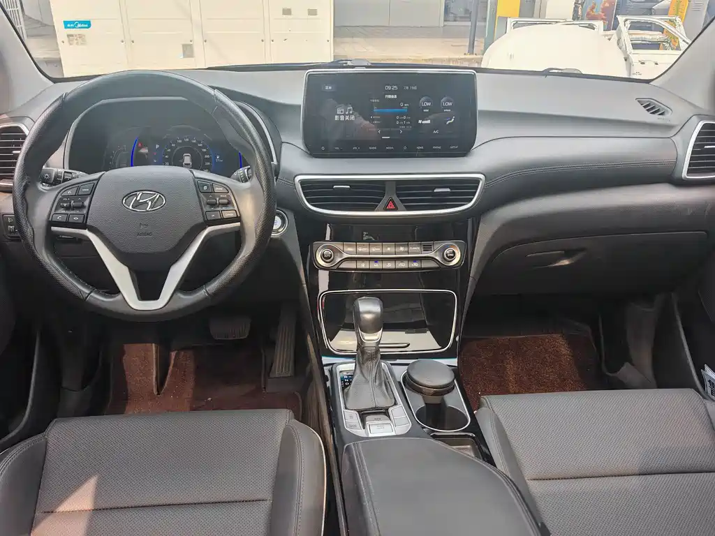 Hyundai Tucson 2020 — фото 9