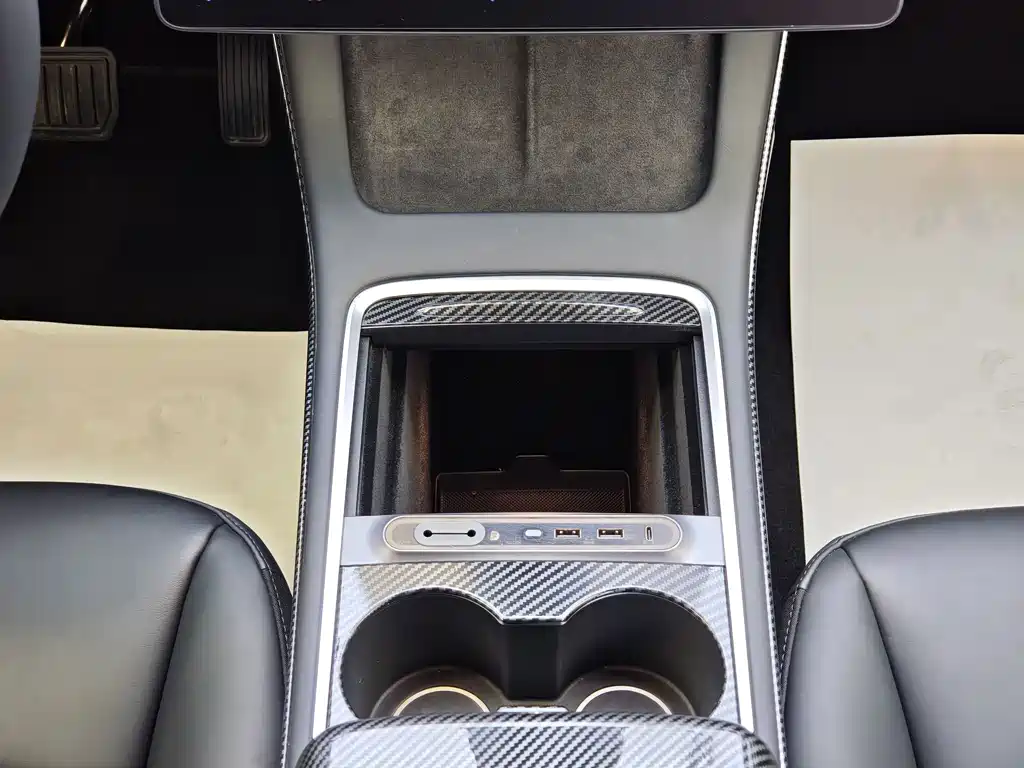 Tesla Model Y 2022 — фото 12