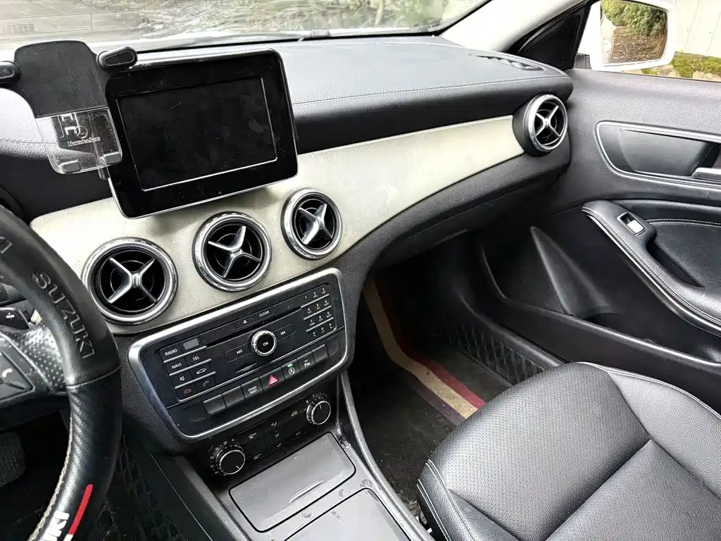 Mercedes-Benz GLA 2016 — фото 12