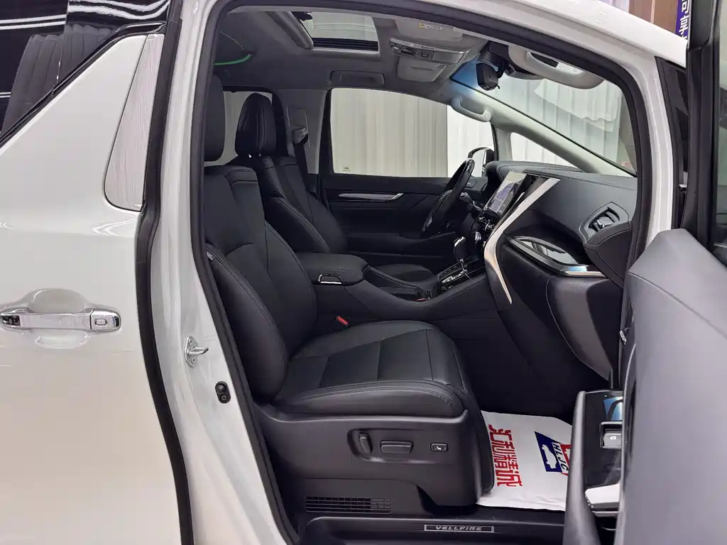 Toyota Vellfire 2021 — фото 18