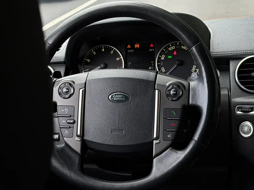 Land Rover Discovery 2017 — фото 11