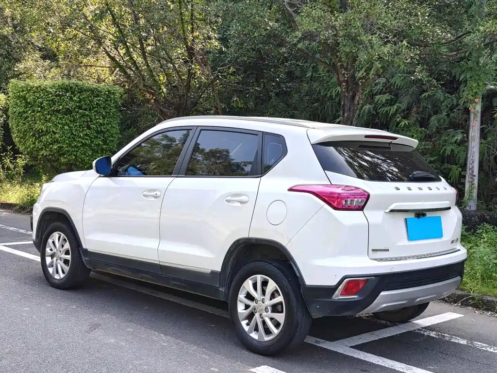 BAIC Senova X35 2016 — фото 9