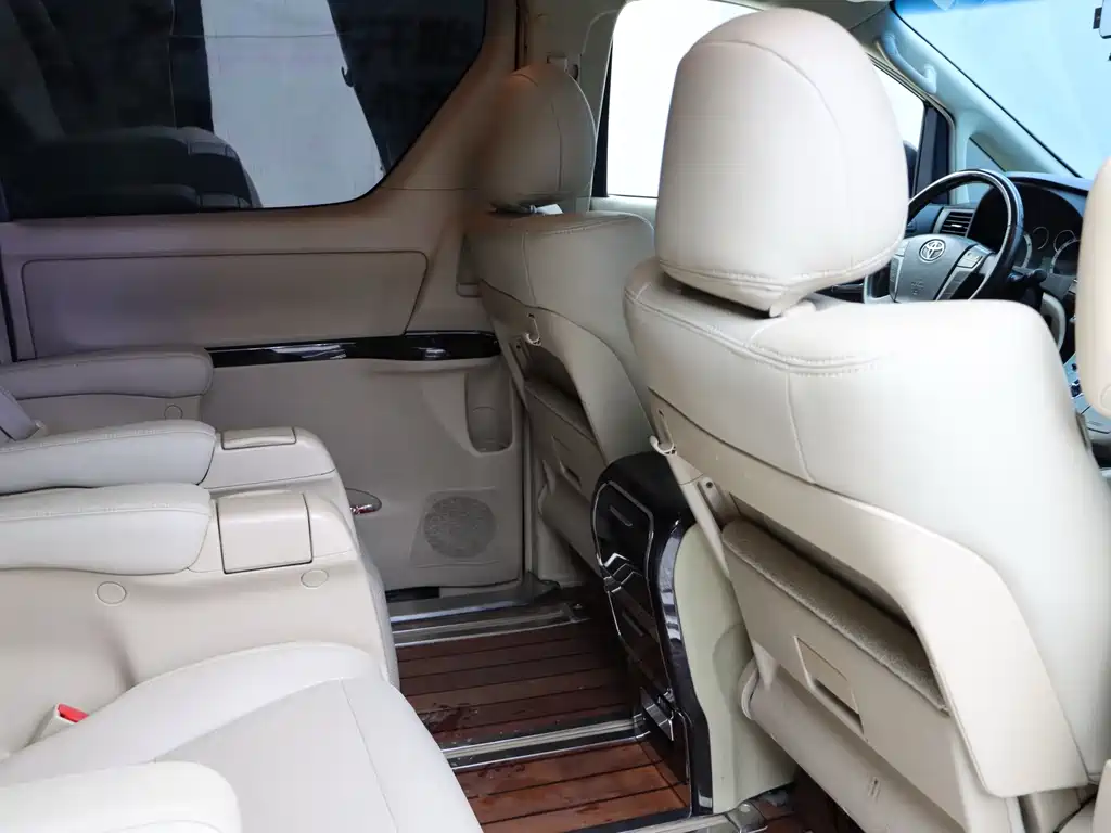 Toyota Alphard 2015 — фото 30