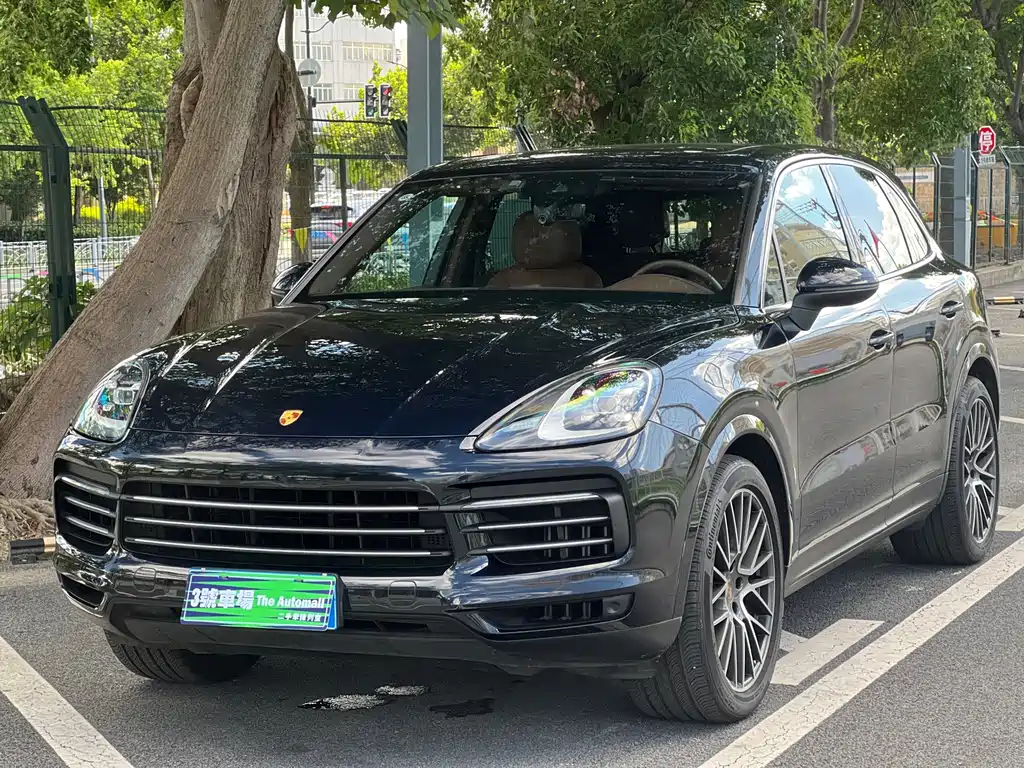 Porsche Cayenne 2021 — фото 1