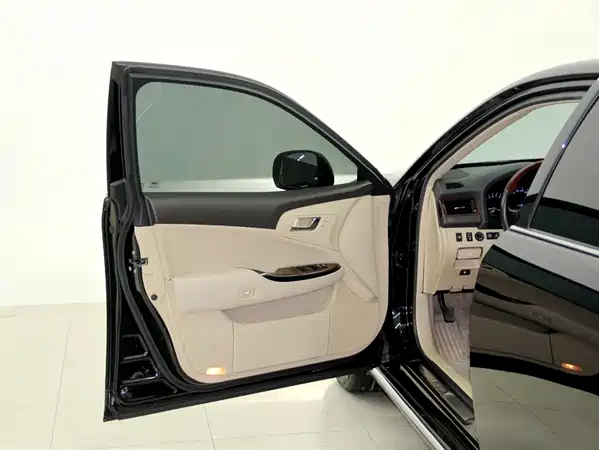 Toyota Crown 2010