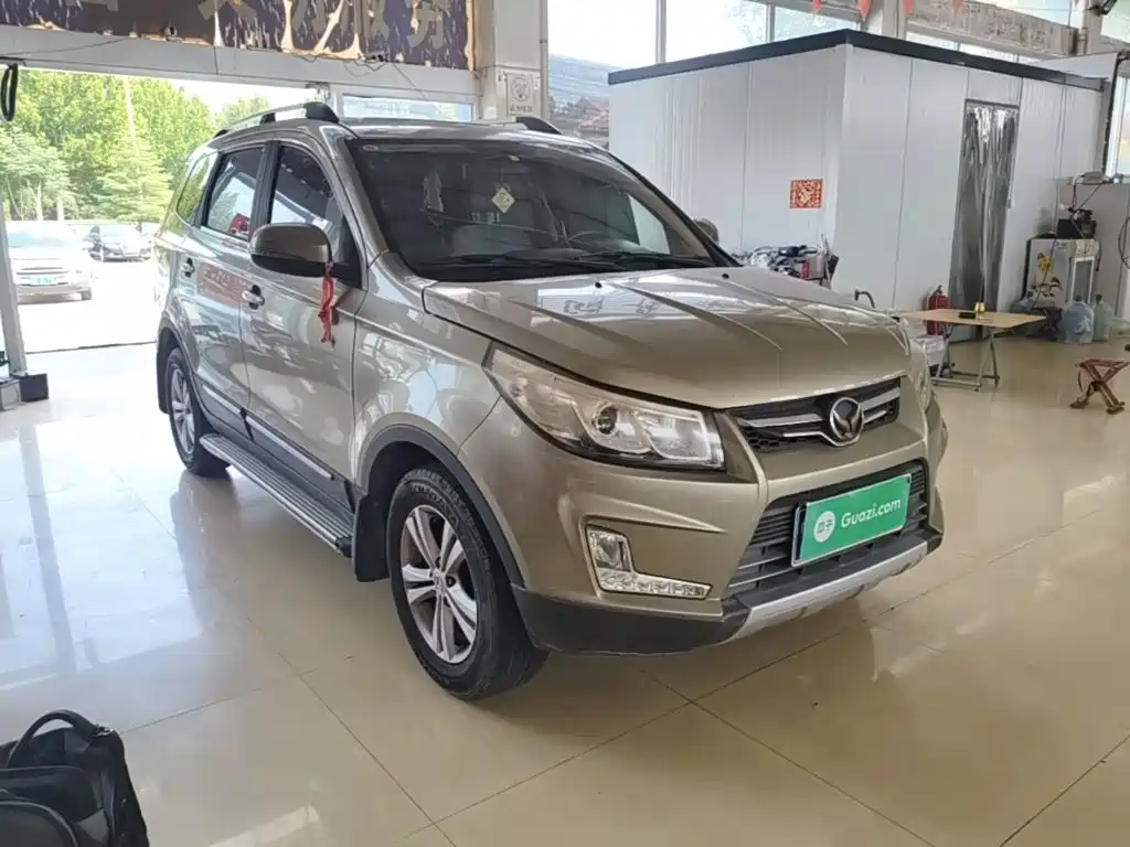 BAIC Huansu S3 2017 — фото 4