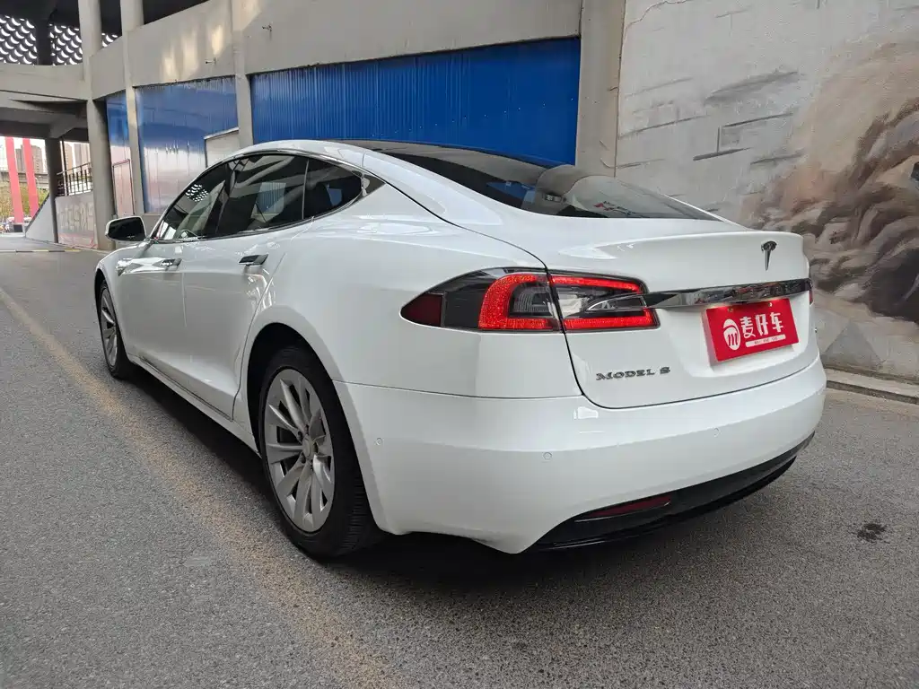 Tesla Model S 2016 — фото 4