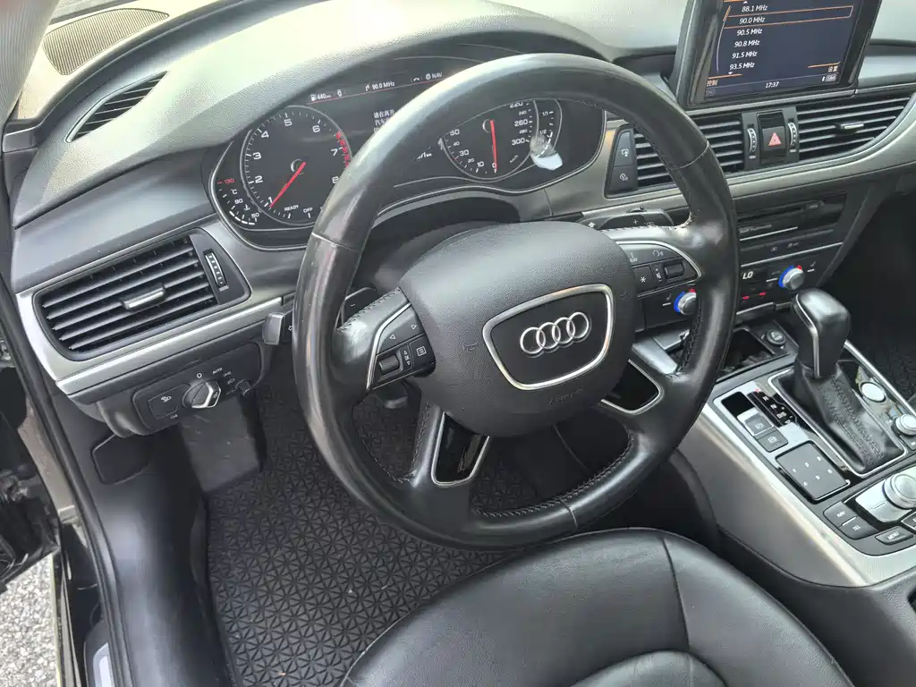 Audi A6L 2017 — фото 20