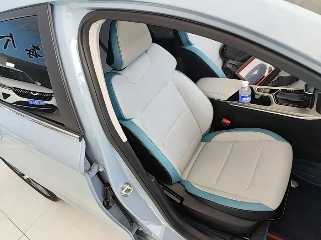 Geely Emgrand 2023 — фото 25