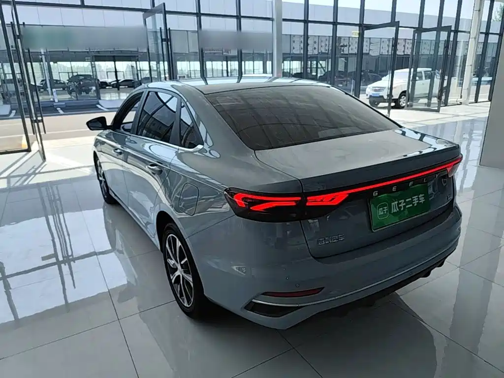 Geely Emgrand 2023