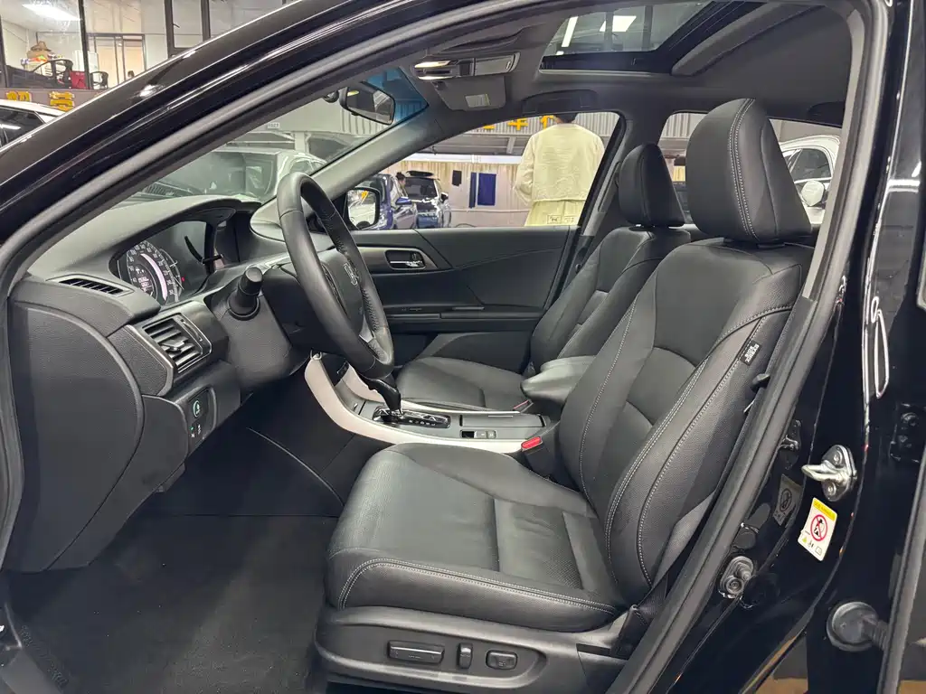 Honda Accord 2015 — фото 9