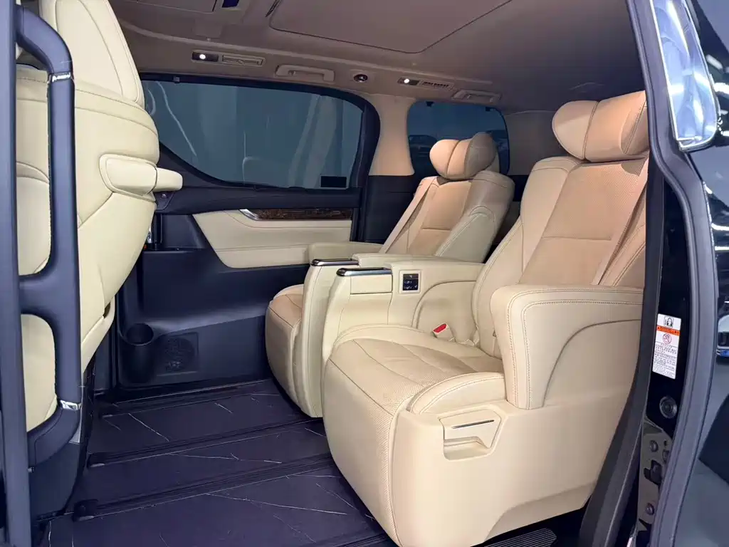 Toyota Alphard 2021 — фото 6