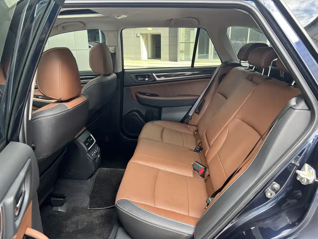 Subaru Outback 2020 — фото 12
