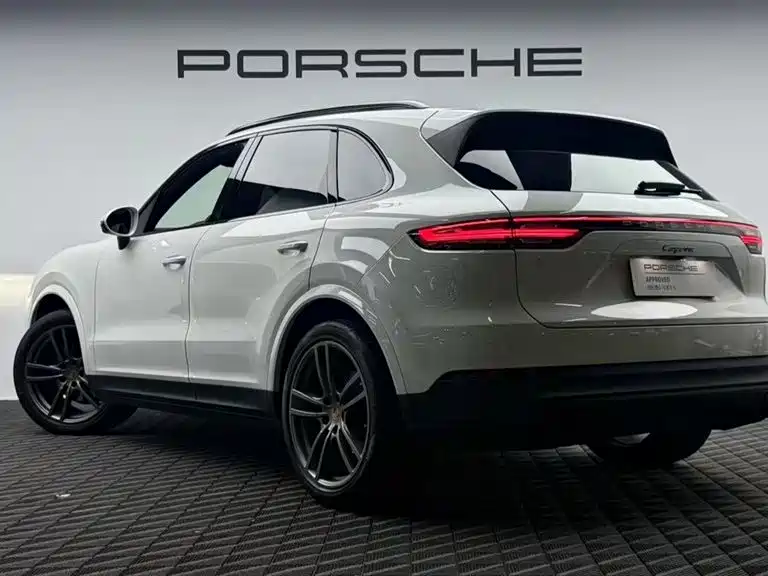 Porsche Cayenne 2023 — фото 6