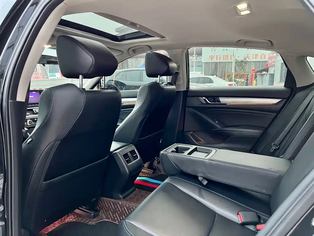 Honda Accord 2020 — фото 12