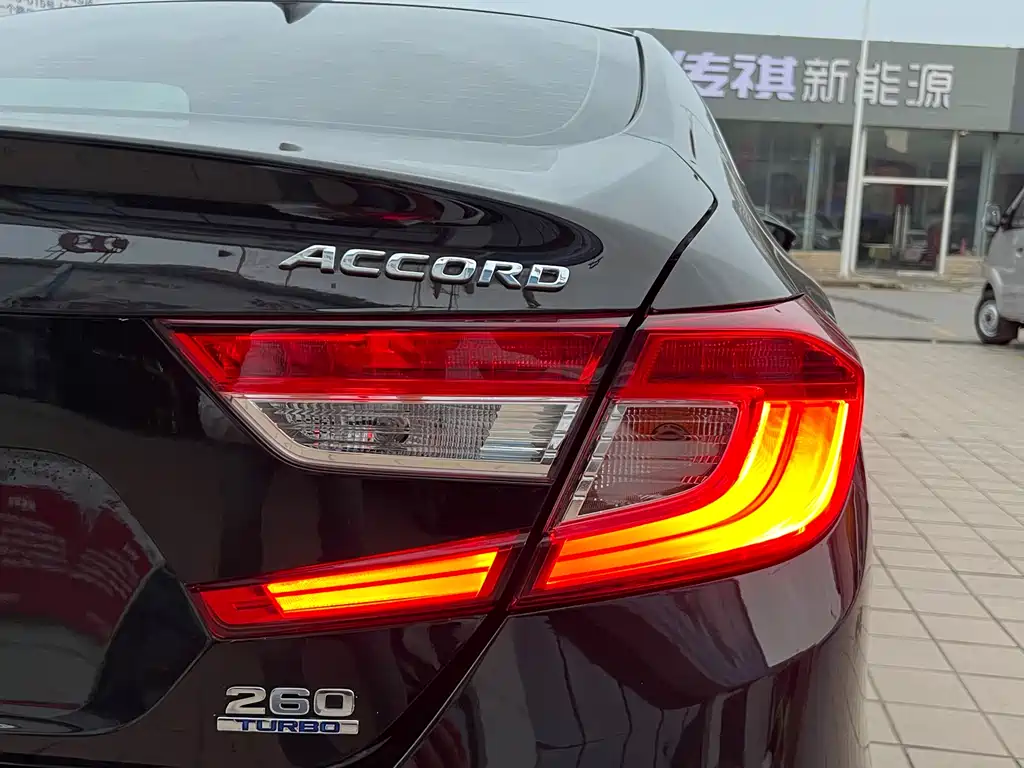 Honda Accord 2020 — фото 19