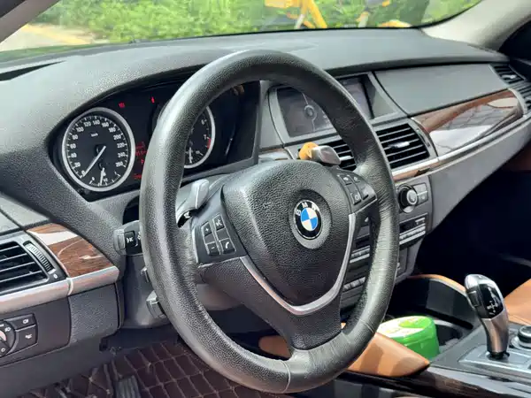 BMW X6 2011