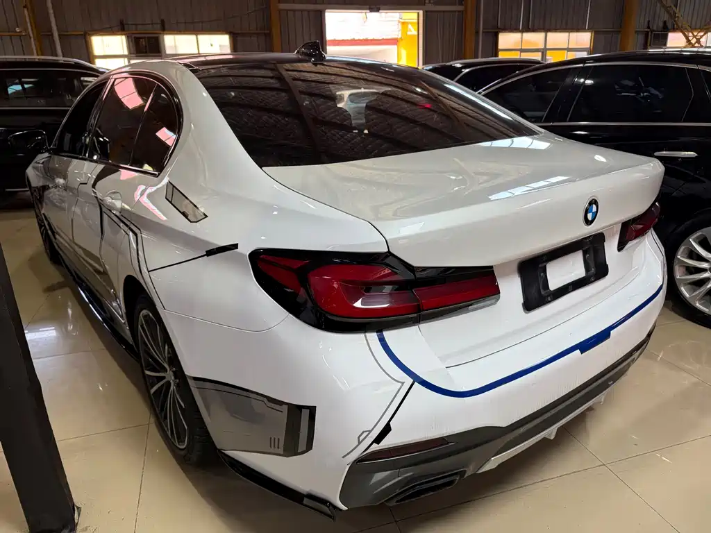 BMW 5 Series 2023 — фото 14