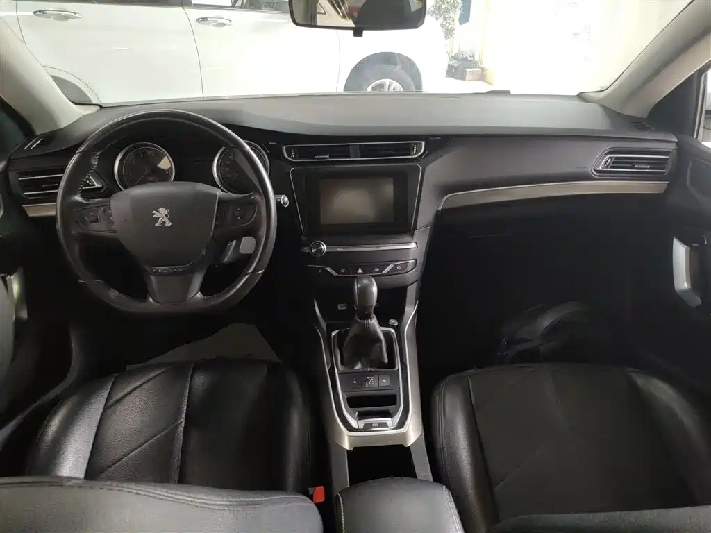 Peugeot 408 2016 — фото 10