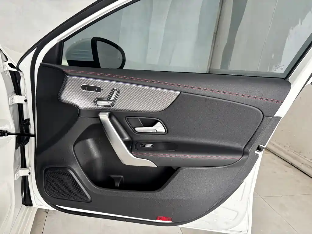 Mercedes-Benz A-Class 2025 — фото 23