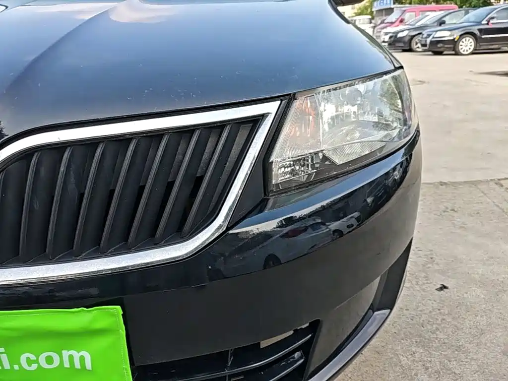 Skoda Rapid 2016 — фото 24