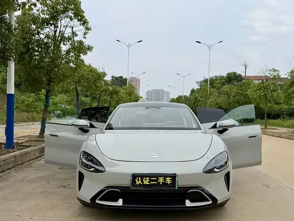 Xiaomi SU7 2025