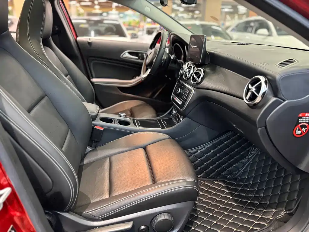 Mercedes-Benz GLA 2018 — фото 38