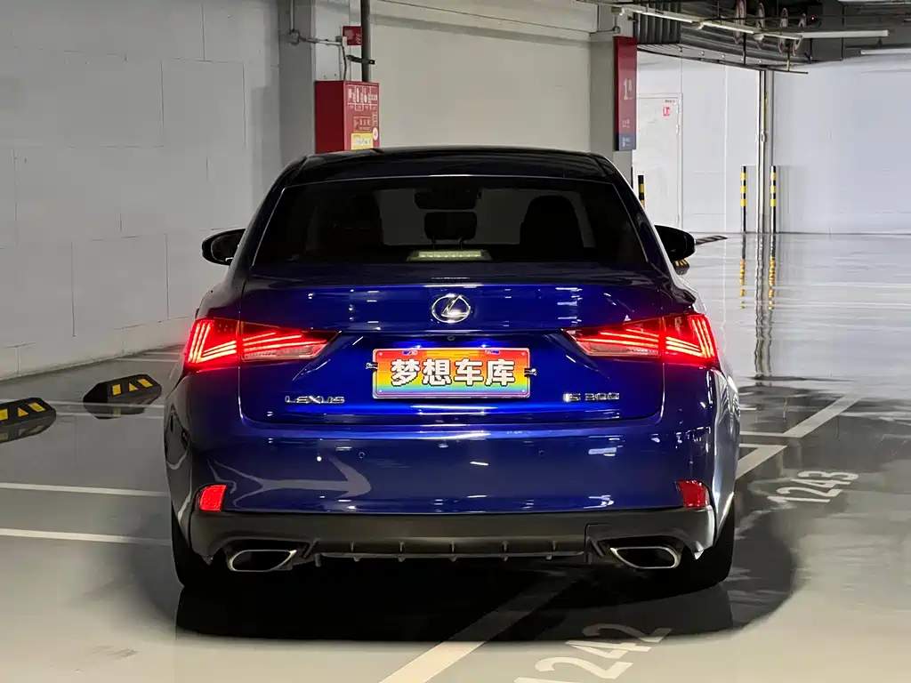 Lexus IS 2018